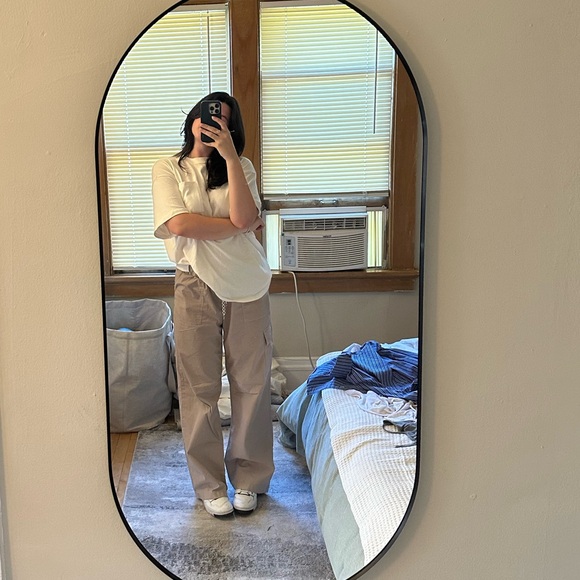 Meet your Posher, Hannah - Picture 1 of 1